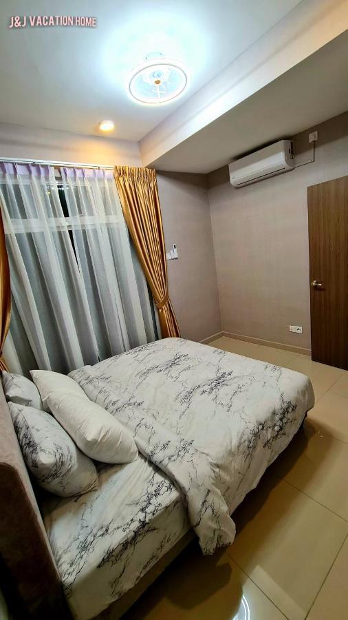 J&J Vacation Home@Novo8 Residence Kampong Tambak Exterior foto