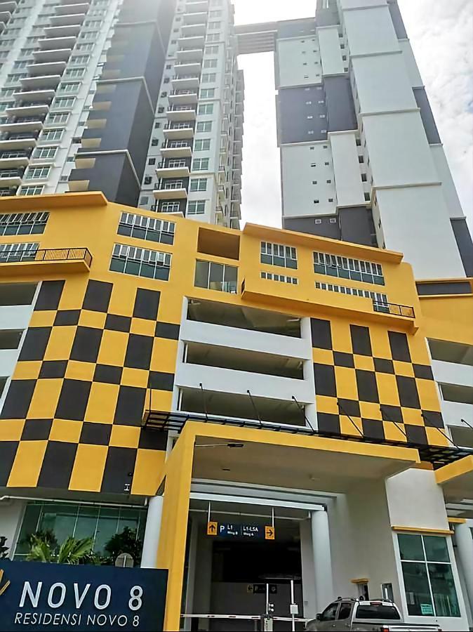 J&J Vacation Home@Novo8 Residence Kampong Tambak Exterior foto